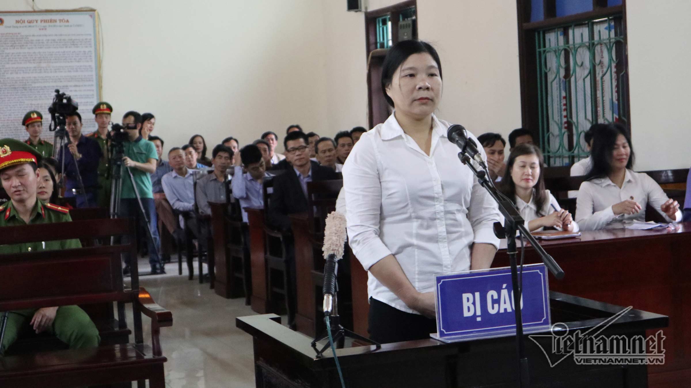 Tran Thi Xuan at trial on April 12, 2018. Source: VietnamNet